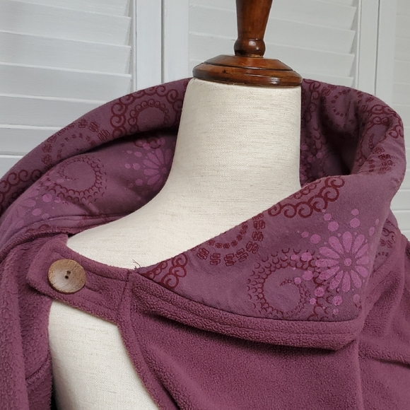 Ganesh Elegant Mauve Turtleneck Jacket - Picture 6 of 10